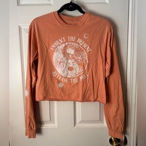 Cold Crush Orange Cropped Crew Neck Long Sleeve Graphic Sun Moon T-Shirt Size S